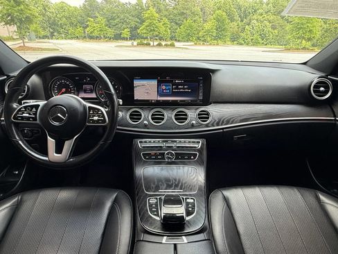 Used 2019 Mercedes-Benz E 300 4MATIC image 23