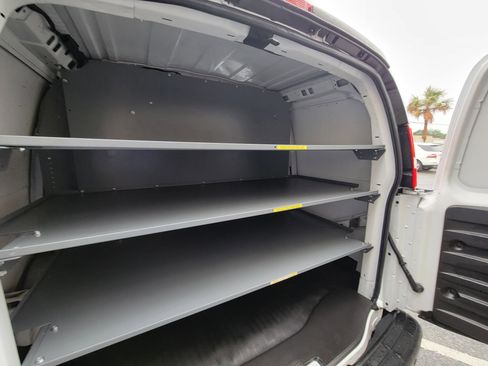 Used 2022 GMC Savana 2500 RWD image 27