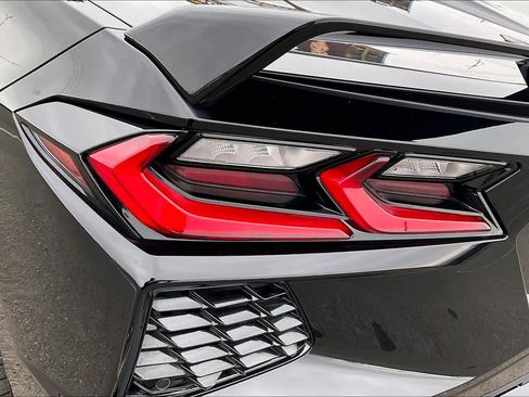 Used 2024 Chevrolet Corvette Stingray Premium Conv w/ Z51 Performance Package image 25