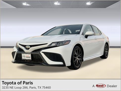 Used 2024 Toyota Camry SE image 1