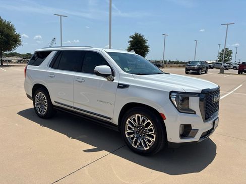 Used 2023 GMC Yukon Denali Ultimate AWD/4WD image 4