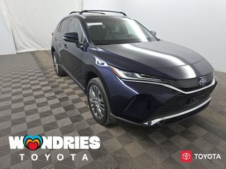 Used 2023 Toyota Venza XLE video 1