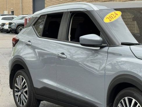 Used 2024 Nissan Kicks SV FWD image 4