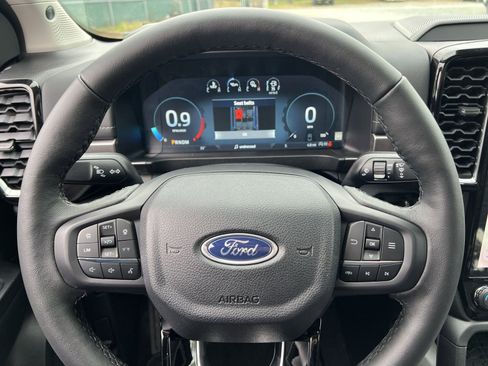 New 2025 Ford Ranger Lariat w/ FX4 Off-Road Package image 16