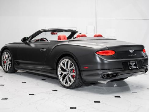 Used 2023 Bentley Continental GT V8 image 3