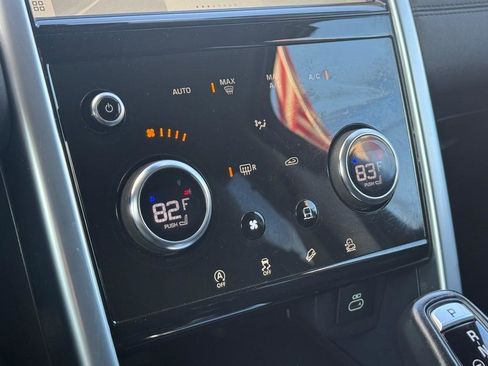 Used 2022 Land Rover Discovery Sport S image 31