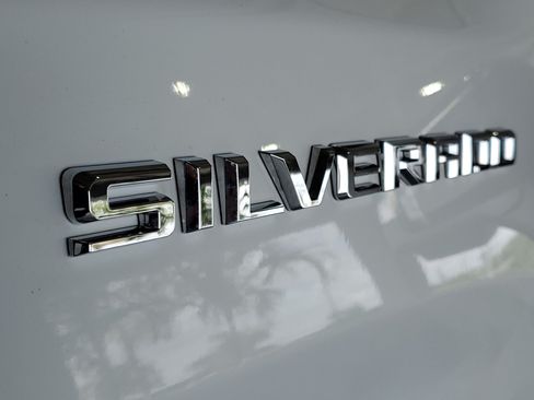 Used 2023 Chevrolet Silverado 1500 LTZ RWD image 5