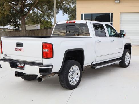 Used 2019 GMC Sierra 2500 Denali w/ Duramax Plus Package image 8