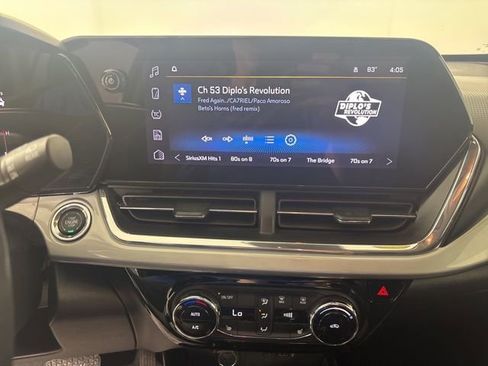 Used 2025 Chevrolet Trax LT w/ Driver Confidence Package FWD image 4