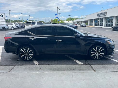 Used 2022 Nissan Altima 2.5 Platinum AWD/4WD image 4