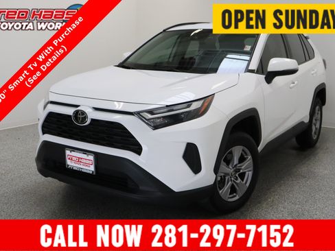 Used 2025 Toyota RAV4 XLE FWD image 1