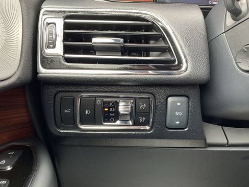 Used 2024 Lincoln Navigator L Reserve AWD/4WD image 11