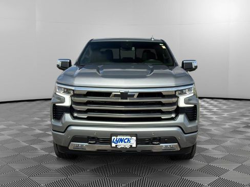 Used 2025 Chevrolet Silverado 1500 High Country w/ High Country Premium Package AWD/4WD image 7