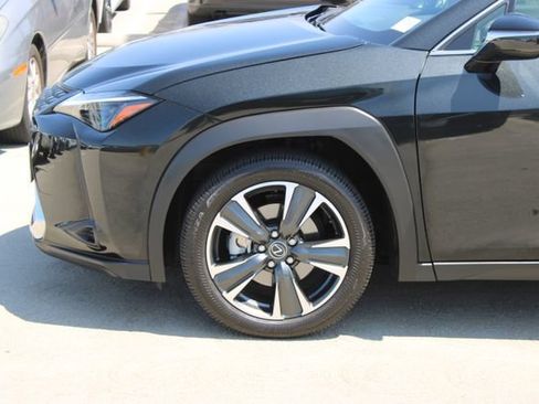 Certified 2025 Lexus UX 300h FWD image 4