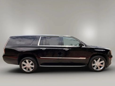 Used 2017 Cadillac Escalade ESV Premium Luxury RWD image 17