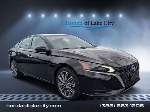 Used 2024 Nissan Altima 2.5 SL FWD image 1