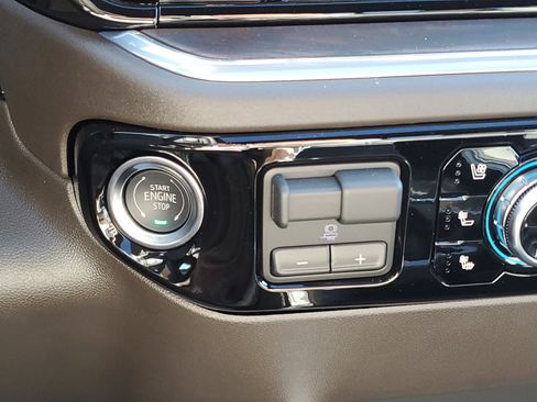 New 2025 GMC Sierra 2500 SLT w/ SLT Premium Package image 22