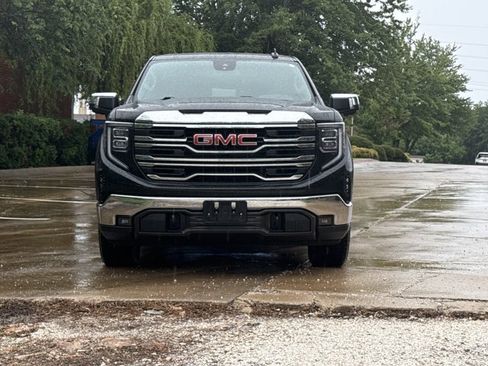 Used 2023 GMC Sierra 1500 SLT w/ SLT Premium Package AWD/4WD image 2