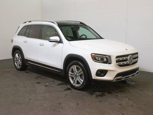 Used 2022 Mercedes-Benz GLB 250 4MATIC image 1