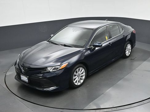 Used 2019 Toyota Camry LE FWD image 54