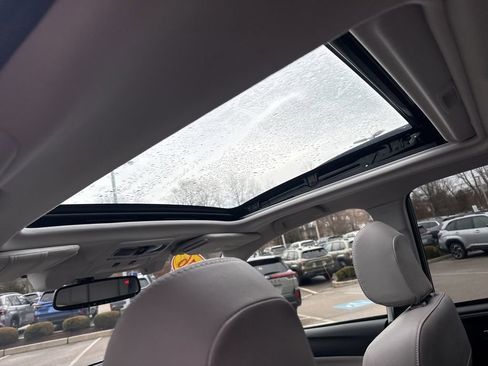 Used 2016 Subaru Forester 2.5i Limited image 9