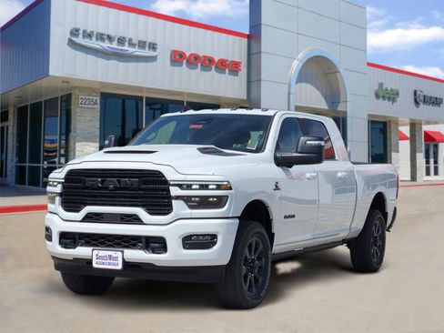 New 2026 RAM 2500 Laramie AWD/4WD image 2