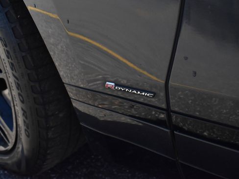 Used 2021 Land Rover Range Rover Velar R-Dynamic S image 16