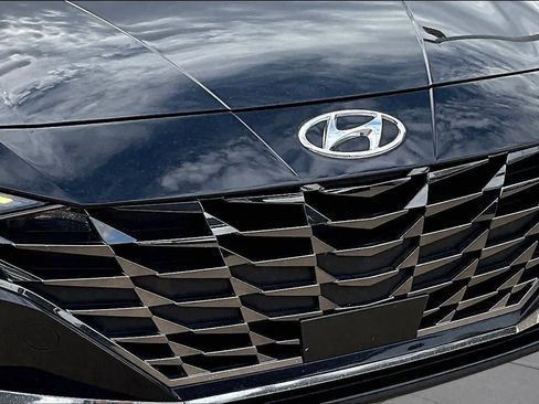 Used 2021 Hyundai Elantra Limited w/ Cargo Package FWD image 24