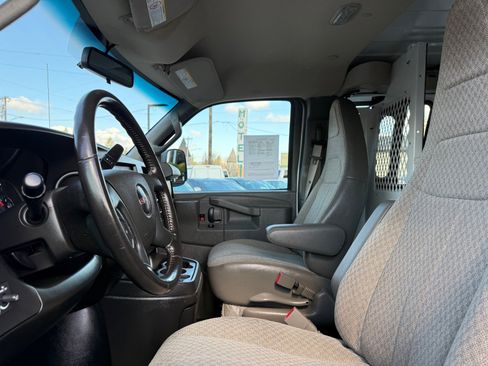 Used 2021 GMC Savana 2500 Extended w/ Driver Convenience Package image 19