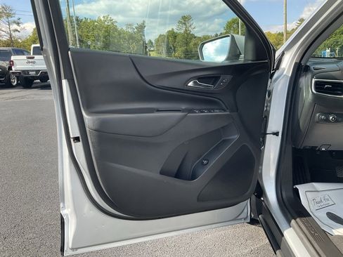 Used 2022 Chevrolet Equinox LT image 11