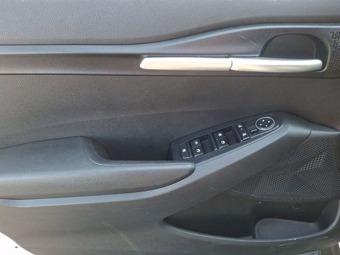 Certified 2025 Kia Seltos LX image 12