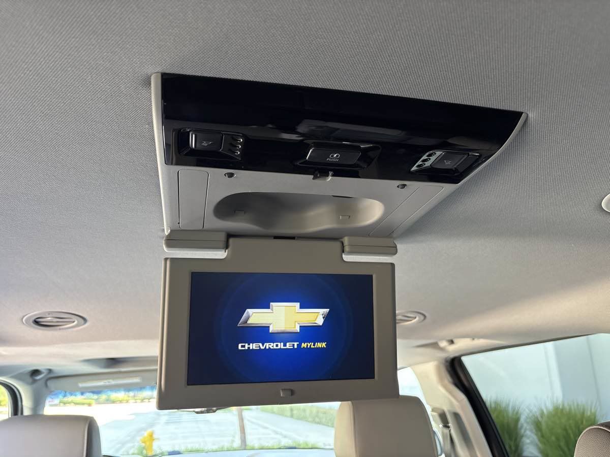 Used 2019 Chevrolet Suburban LT AWD/4WD image 13