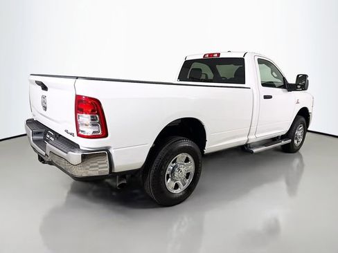 Used 2024 RAM 3500 Tradesman w/ Chrome Appearance Group AWD/4WD image 7