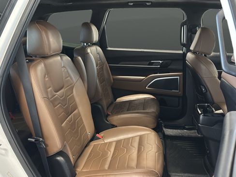Used 2022 Kia Telluride SX w/ SX Prestige Package AWD/4WD image 25