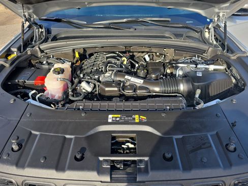 Used 2023 Jeep Grand Cherokee Limited w/ Black Appearance Package image 33