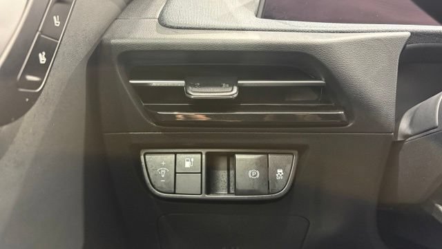 Used 2023 Kia EV6 Light RWD image 36