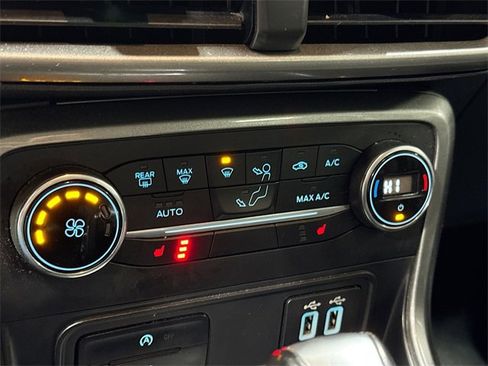 Used 2020 Ford EcoSport SE image 16