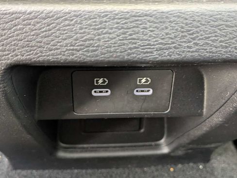 Used 2025 Mitsubishi Outlander SE FWD image 15