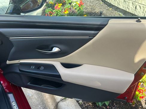 Used 2021 Lexus ES 350 w/ Protection Package (P3) image 22