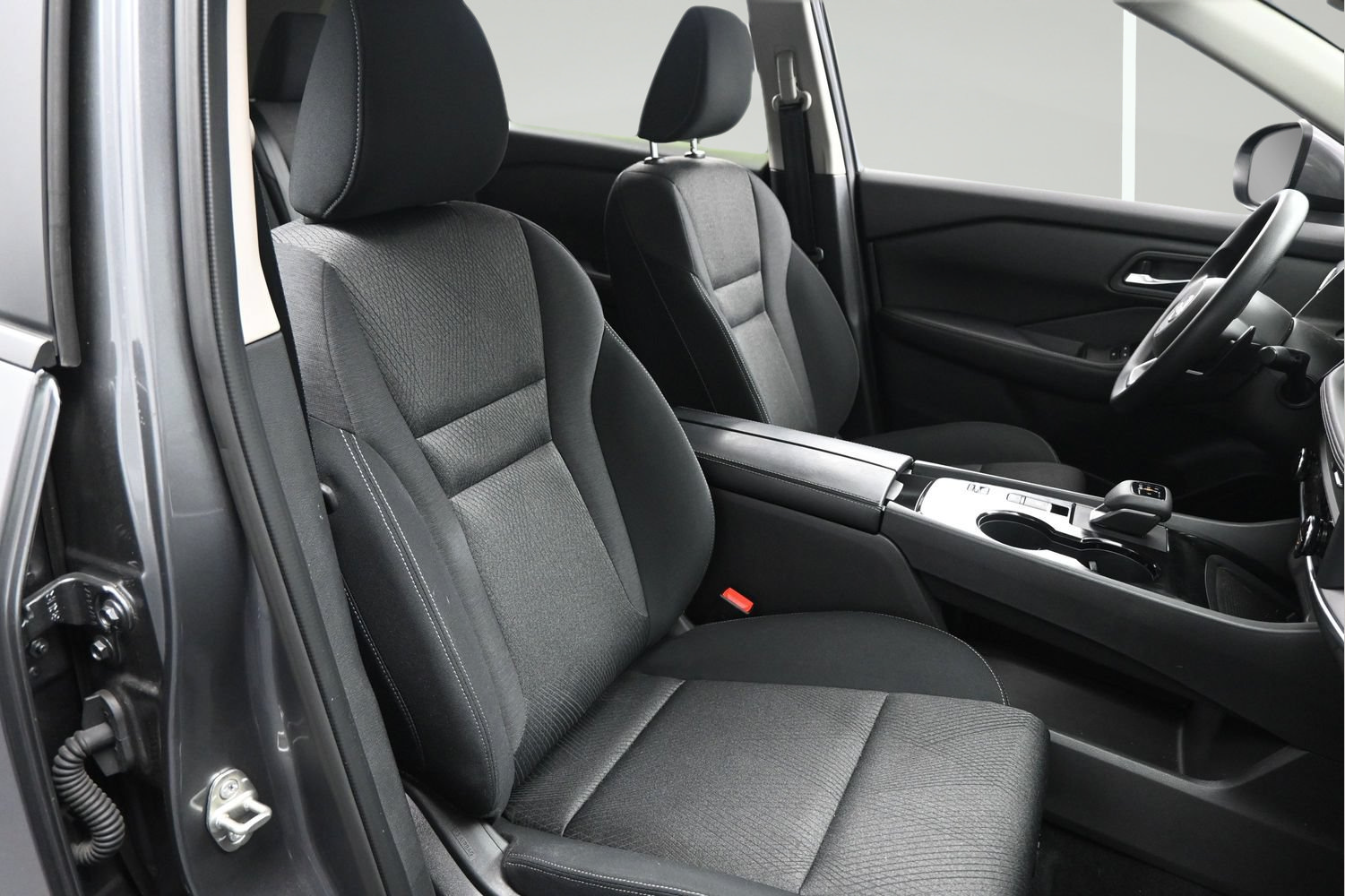Certified 2024 Nissan Rogue SV FWD image 14