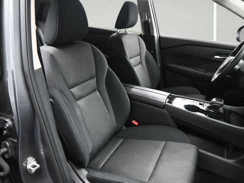 Certified 2024 Nissan Rogue SV FWD image 14