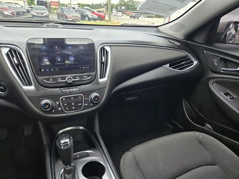 Used 2020 Chevrolet Malibu LT FWD image 19