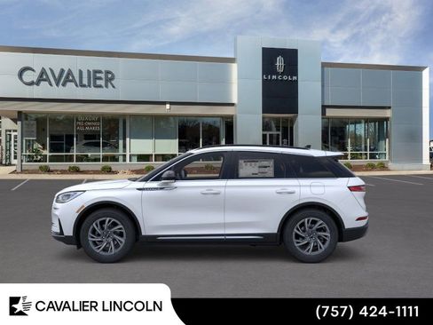 Used 2026 Lincoln Corsair Premiere AWD/4WD image 3
