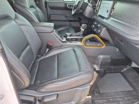 Used 2024 Ford Bronco Badlands AWD/4WD image 21