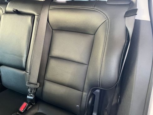 Used 2024 GMC Terrain SLT image 38