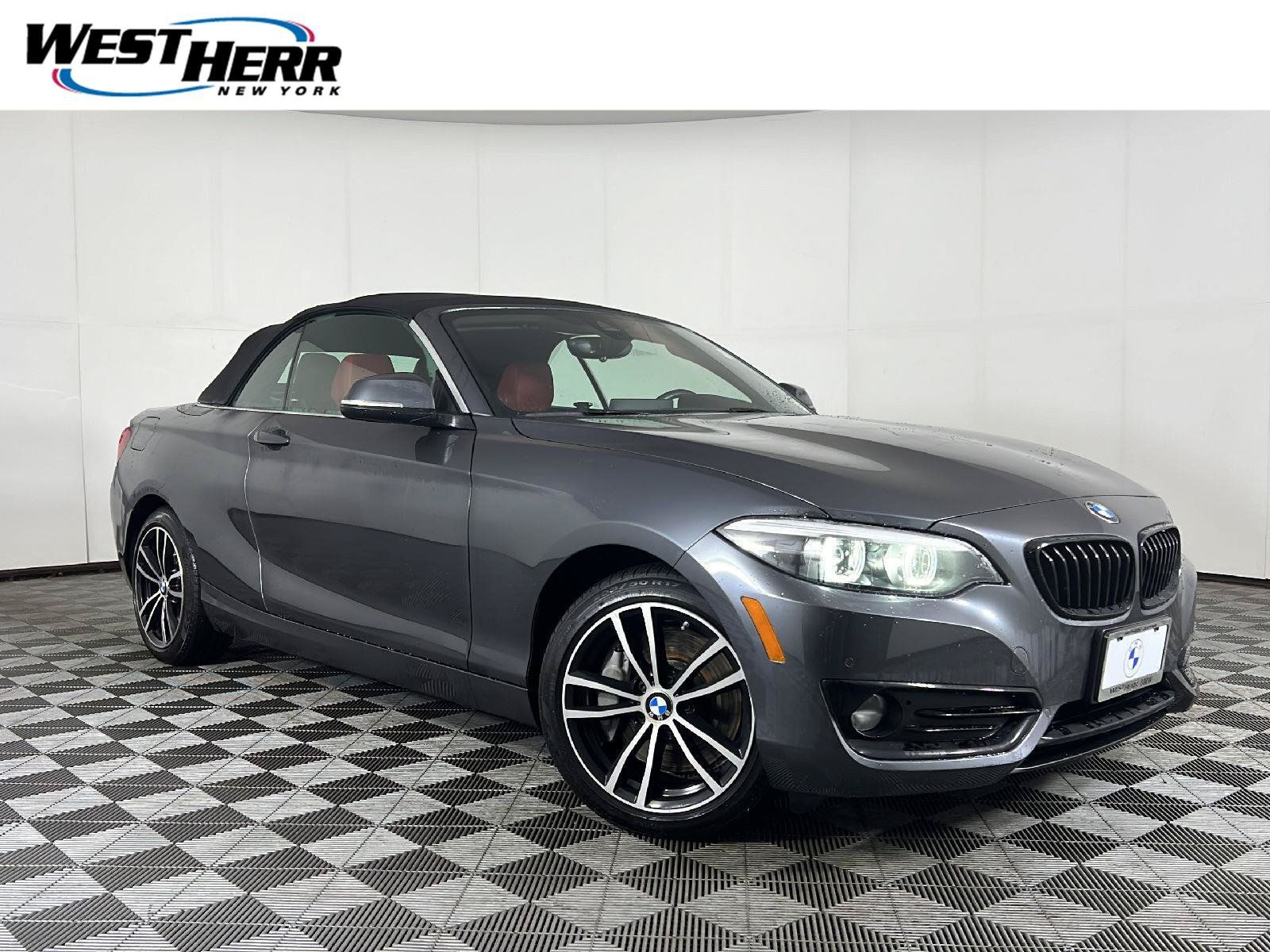 Used 2021 BMW 230i xDrive Convertible AWD/4WD image 1