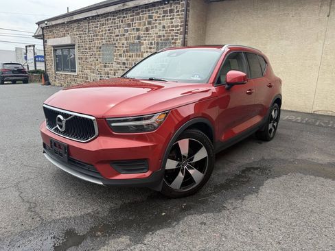 Used 2019 Volvo XC40 T5 Momentum AWD/4WD image 2