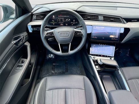 Certified 2024 Audi Q8 e-tron Premium Plus w/ Premium Plus Package AWD/4WD image 24