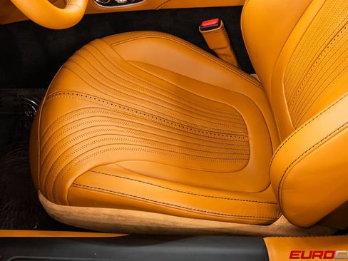 Used 2019 Aston Martin DB11 Volante RWD image 41