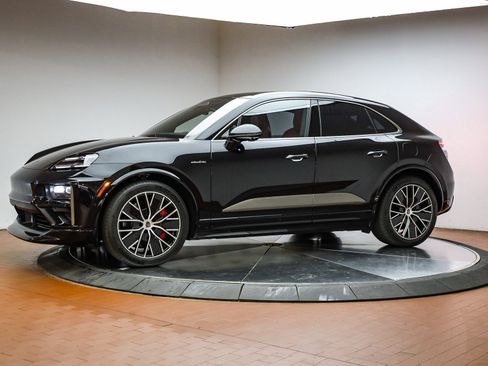 Used 2025 Porsche Macan Turbo Electric image 2